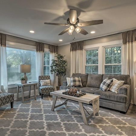 Peaceful Renovated Home With Deck On Half Acre! Asheboro Exterior photo